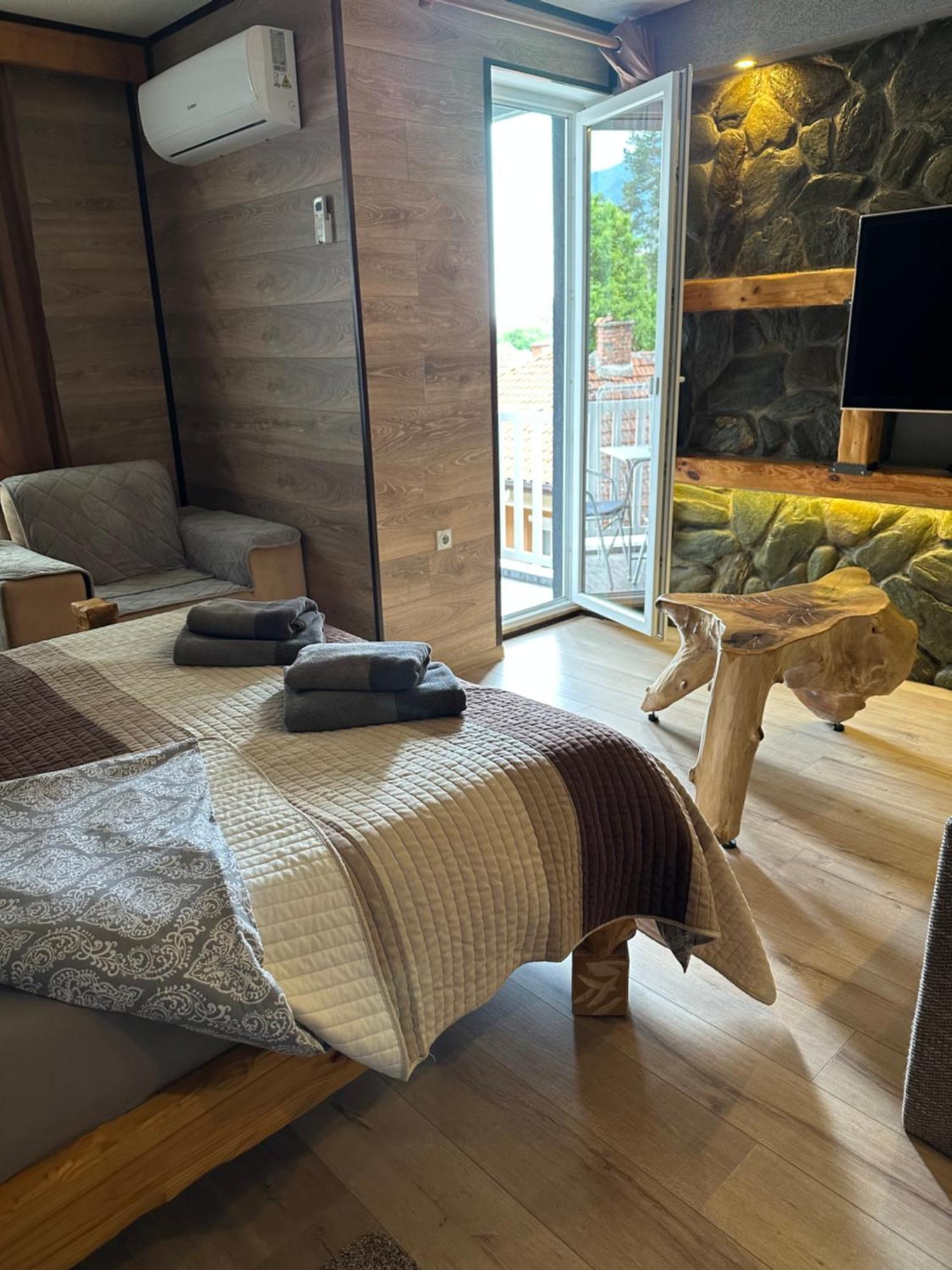 Apartments Park 2016 Surdulica Екстер'єр фото